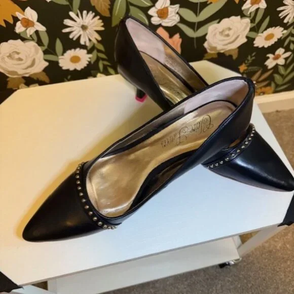 Claire Flowers Kitten Heel Karen Pump in Black - Size 12 - Picture 4 of 5